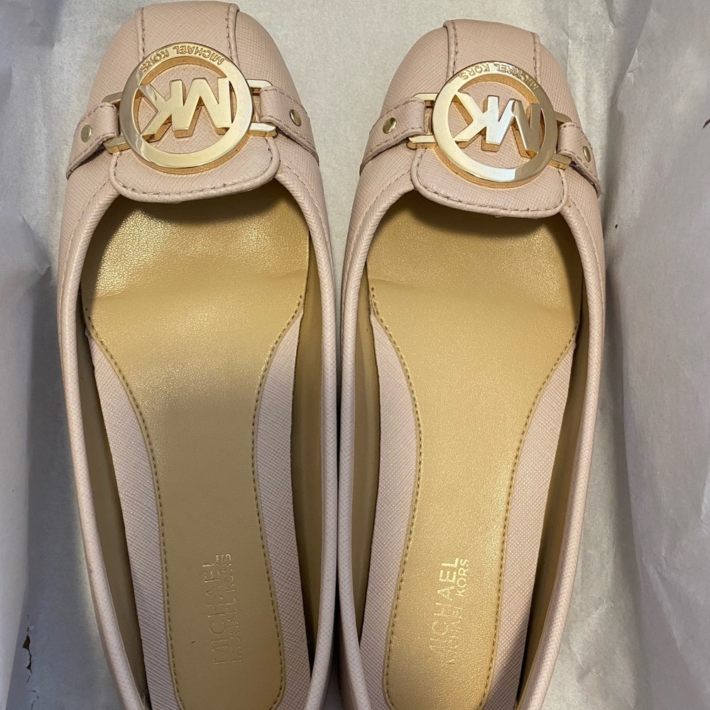 MICHAEL KORS Nude PINK SAFFIANO MOCCASINS US 5.5